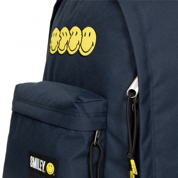 Eastpak K767 - POLYESTER - SMILEY PATCH  eastpak-out of office-sac à dos 27l Maroquinerie